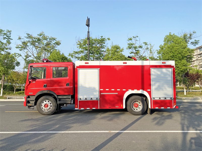 城市烈焰守护者：消防车全面科普