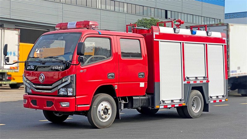 🚒 消防车大揭秘：城市里的"红色守护神"到底有多硬核？